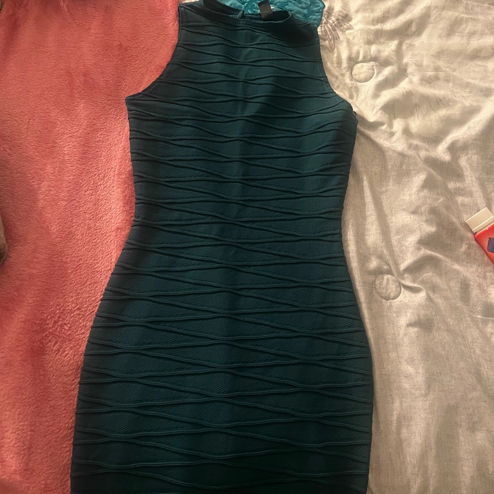 DRESS